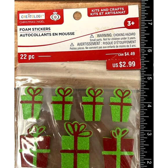 CreAtology Christmas Present Foam Stickers 22 Pc Green & Red Gift Shapes New - Picture 3 of 4